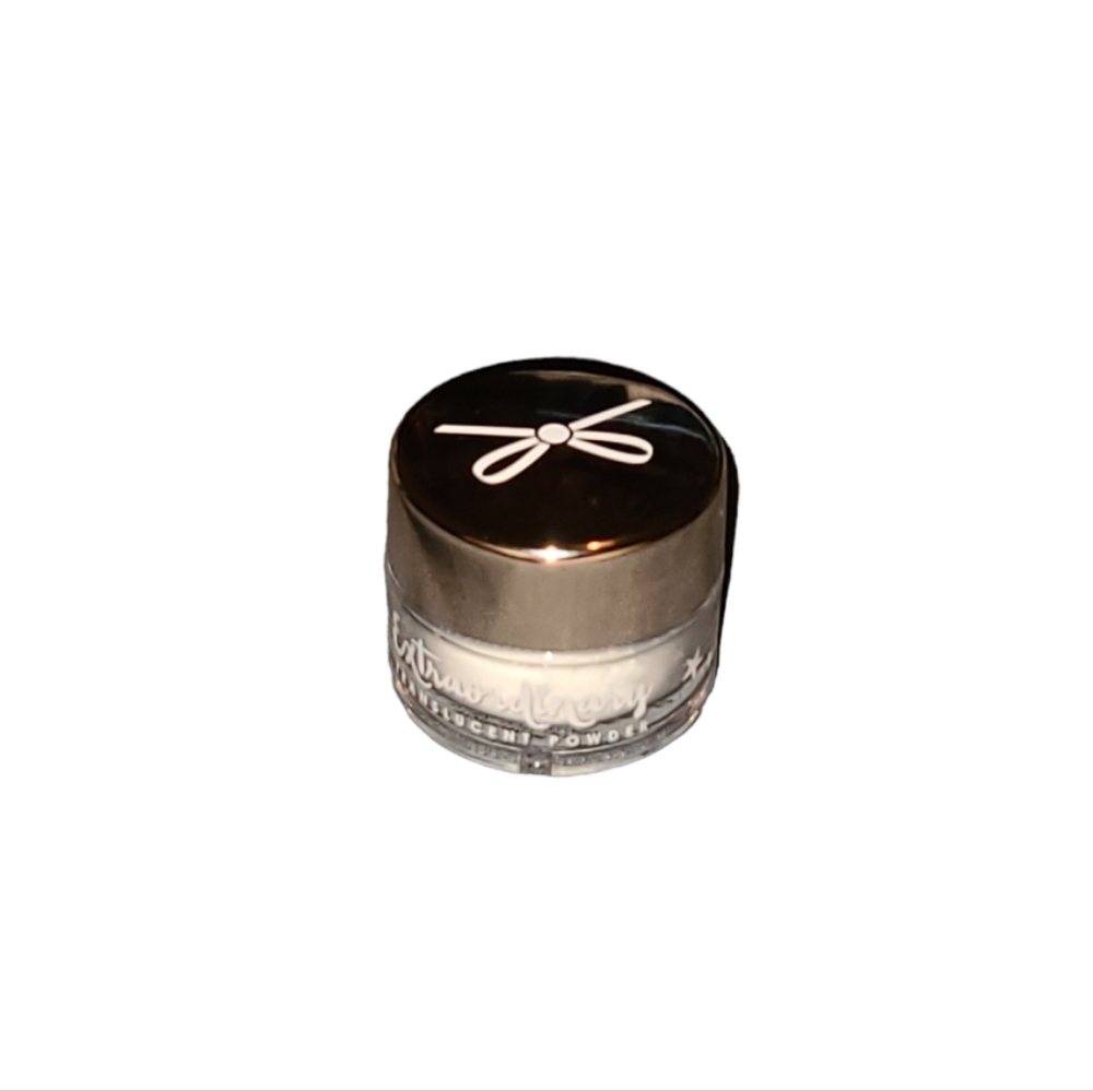 4/$25! CIATÉ LONDONMini Translucent Setting Powder in Hideout - Picture 5 of 10